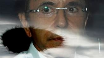 Elio Di Rupo, chef de file des socialistes wallons que le roi des Belges avait chargé de former un gouvernement, y a renoncé vendredi. /Photo prise le 8 juillet 2011/REUTERS/François Lenoir