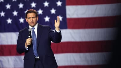 Le gouverneur de Floride et candidat à l'élection présidentielle Ron DeSantis, le 10 mars 2023 lors d'un discours à Des Moines, dans l'État américain de l'Iowa.