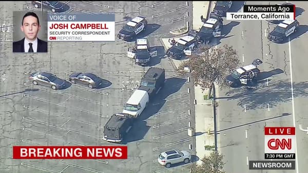 Le véhicule présumé du suspect à Torrance en Californie. 