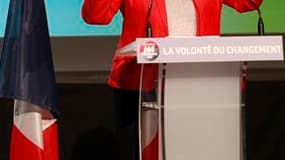 "Les meilleurs moments sont devant nous", a promis Martine Aubry, jeudi à Paris, à trois jours du premier tour de la primaire où elle compte créer la surprise face au favori François Hollande, relégué au rang de "tenant de la pensée molle". /Photo prise l