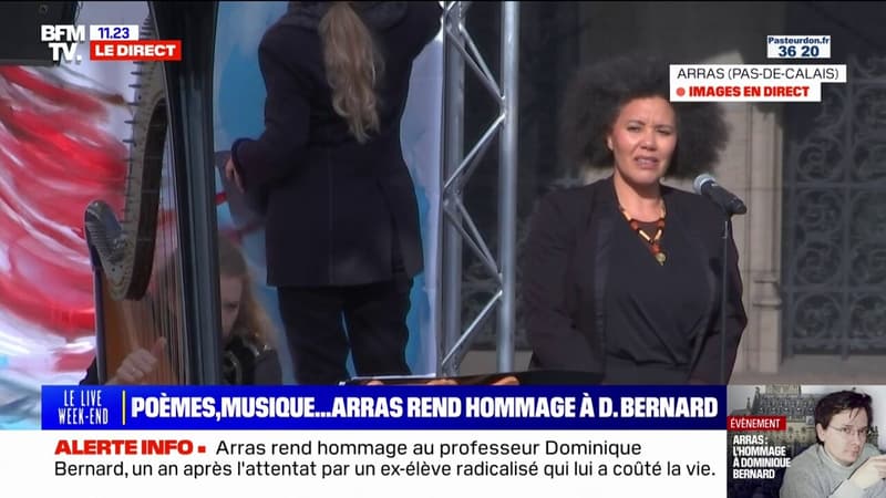 Au son d'une harpe, une chanteuse lyrique interprète des chants en hommage à Dominique Bernard