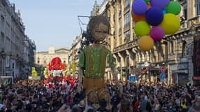 La parade de la 6e édition "Utopia" de Lille3000, dans le nord de la ville de Lille (Nord) le 14 mai 2022.