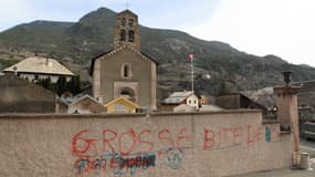 Des tags racistes dans les Hautes-Alpes