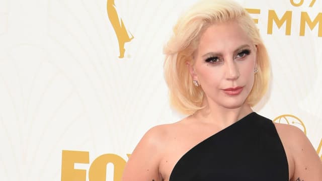 Lady Gaga avant la cérémonie des Emmy Awards à Los Angeles en 2015 