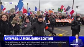 Les anti-pass manifestent à nouveau dans les rues de Paris ce samedi