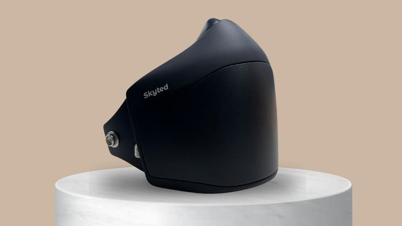 Le masque Skyted permet d'isoler sa voix pour passer des appels en toute confidentialité.