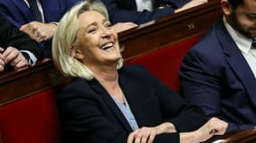 La présidente du groupe RN, Marine Le Pen, à l'Assemblée nationale, le 23 décembre 2025.