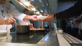 Les cuisiniers s'entraînent avant les JO de Paris 2024.