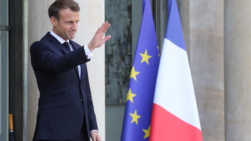 Emmanuel Macron sur le perron de l'Elysée, le 14 octobre 2019.