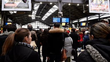 Le trafic des trains à Paris Saint-Lazare était totalement interrompu (image d'illustration).