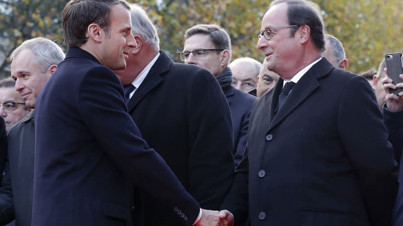 Emmanuel Macron et François Hollande se croisent lors d'une cérémonie en hommage aux victimes des attentats du 13-Novembre.