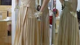 La célèbre robe blanche de Marylin Monroe, surnommée la "subway dress", a été vendue pour 4,6 millions de dollars (3,2 millions d'euros) à l'issue d'un week-end de vente aux enchères de plusieurs centaines de costumes et d'objets cultes du cinéma hollywoo