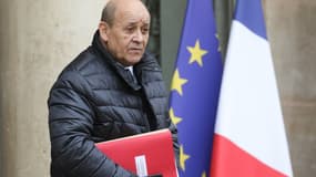 Le ministre des Affaires étrangères Jean-Yves Le Drian à la sortie de l'Elysée, le 11 décembre 2019