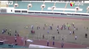 Ghana - Un match dégénère en bagarre générale 