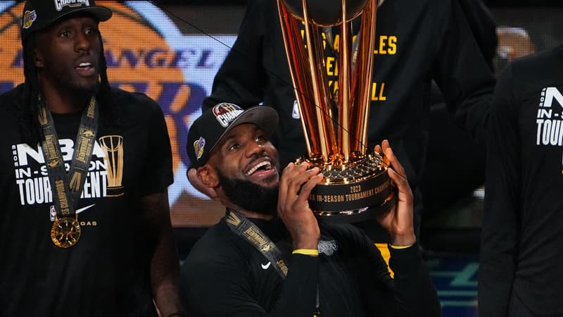 LeBron James soulève la Coupe NBA à Las Vegas