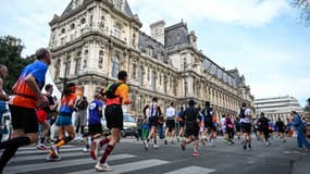 Des participants du marathon de Paris, le 9 mars 2025