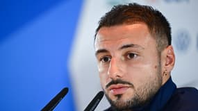 Jonathan CLAUSS en conférence de presse avec les Bleus le 23/06/2024
