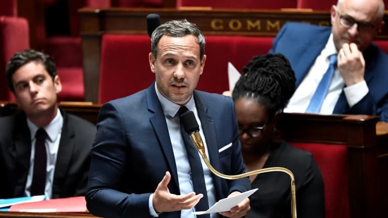 Le secrétaire d'Etat chargé de l'Enfance et des Familles, Adrien Taquet, à l'Assemblée nationale, le 16 juin 2020 à Paris.