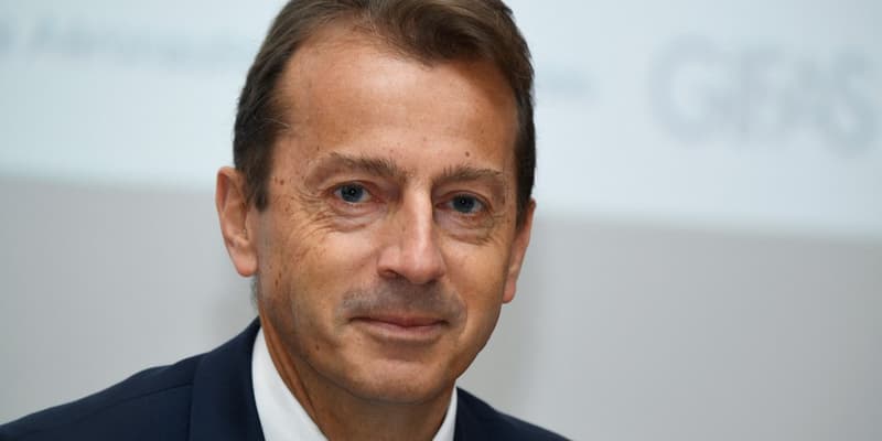 Guillaume Faury, président exécutif d'Airbus, lors de la conférence de presse annuelle du GIFAS à Paris le 28 avril 2022.