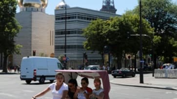 Un vélo-taxi de Paris transportant des clients le 7 juillet 2017 Un vélo-taxi de Paris transportant des clients le 7 juillet 2017