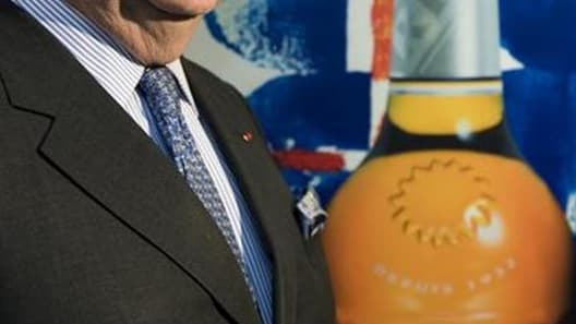 Patrick Ricard, président du conseil d'administration de Pernod Ricard, deuxième groupe de vins et spiritueux dans le monde, est décédé vendredi à l'âge de 67 ans à la suite d'un malaise. /Photo d'archives/REUTERS/Philippe Wojazer