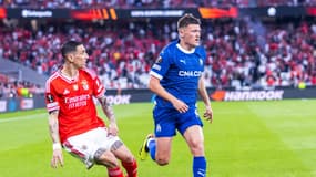Quentin Merlin face à Angel Di Maria lors de Benfica-OM le 11 avril 2024