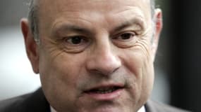 L'extension de la déchéance de la nationalité à tous les Français, et non pas aux seuls binationaux, évoquée notamment par des responsables socialistes, "est un élément qui est dans le débat" - Lundi 4 janvier 2016 - Jean-Marie Le Guen