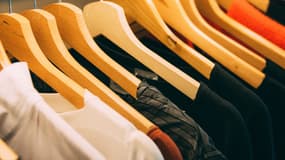 Les enseignes de l’habillement ont enregistré sur l’ensemble du mois de septembre 2023 une baisse très importante de leur chiffre d’affaires en magasin de -15,6 % par rapport à septembre 2022.