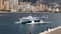 Salué par les sirènes et les trompes des bateaux du port de Monaco, le Planet Solar a conclu vendredi à Monaco un tour du monde de 60.000 km à la seule énergie solaire. Long de 31 m, large de 15 et bardé de 536 m2 de panneaux solaires, ce prototype de cat