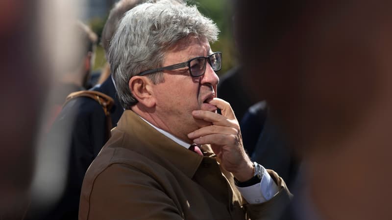 Jean-Luc Mélenchon devant le tribunal de Bobigny, le 19 septembre. 