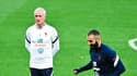 Didier Deschamps dirige un entraînement des Bleus avec Karim Benzema en 2021