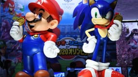 Des figurines de Mario et Sonic, à Tokyo, en 2020