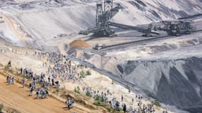 Des militants pour le climat pénètrent dans la mine de charbon de Garzweiler, dans l'ouest de l'Allemagne, le 22 juillet 2019. (Photo d'illustration)