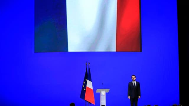 Dans l'attente d'un accord avec l'Allemagne sur la crise de la zone euro et faute de décisions à annoncer, Nicolas Sarkozy a prononcé jeudi à Toulon un discours-programme dans lequel il a tenté de répondre aux inquiétudes des Français. /Photo prise le 1er