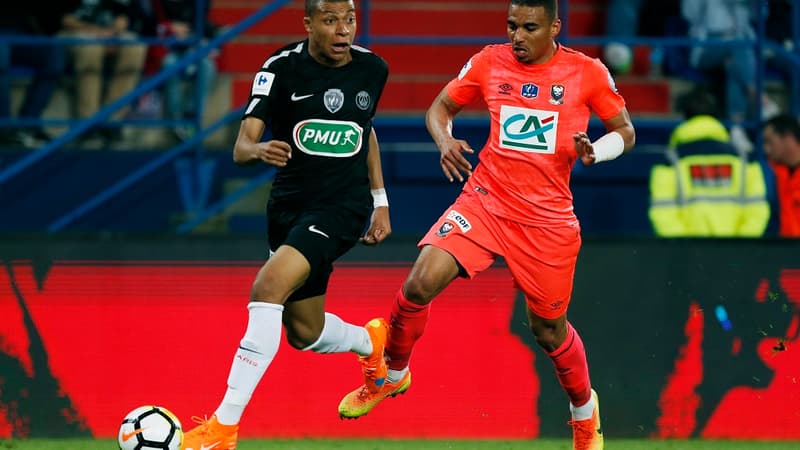 Mbappé devant Djiku
