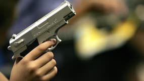 Les fausses armes récoltées vont être broyées et transformées en oeuvre d'art. (Photo d'illustration)
