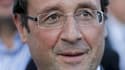 Le Parti socialiste ne s'alarme pas de la baisse de François Hollande dans les derniers sondages d'opinion, qu'il considère comme un "ajustement" après les scores élevés enregistrés au lendemain de sa victoire à la primaire d'octobre. /Photo prise le 14 s