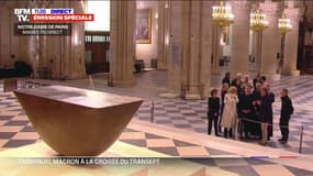 "L'autel s'impose, mais n'écrase pas": le président de la République commente la décoration de Notre-Dame de Paris, avant la réouverture de la cathédrale