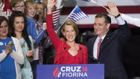 Ted Cruz et Carly Fiorina, le 27 avril, lors d'un meeting dans l'Indiana. Le candidat républicain ultraconservateur a été le premier à annoncer son choix de colistier pour cette présidentielle 2016. 
