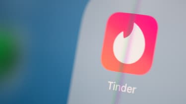 Le logo de l'application Tinder.