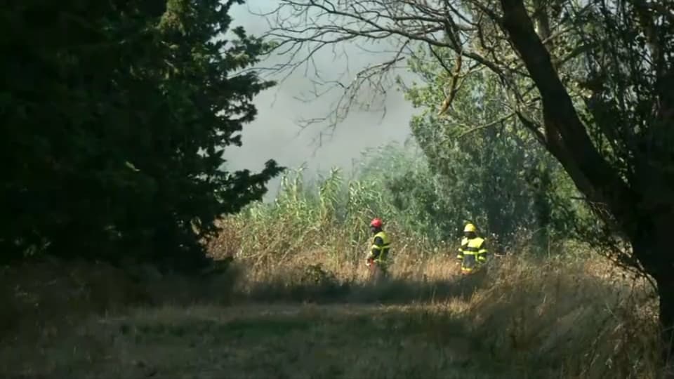 300 pompiers sont toujours mobilisés pour éteindre le feu 