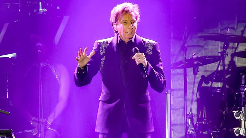 Le chanteur Barry Manilow atteint d'un cancer du poumon
