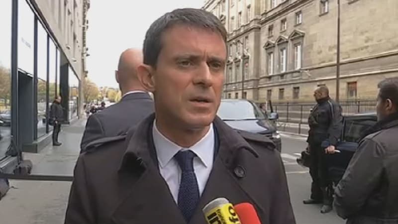 Alors Nicolas Sarkozy fustige l'autorité de l'État, Manuel Valls exige de la "retenue" et de la "responsabilité".