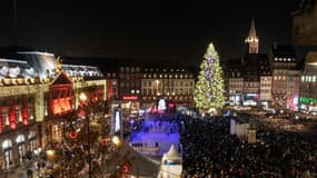 La place Kléber à Strasbourg et son grand sapin de Noël en 2019 (photo d'illustration)