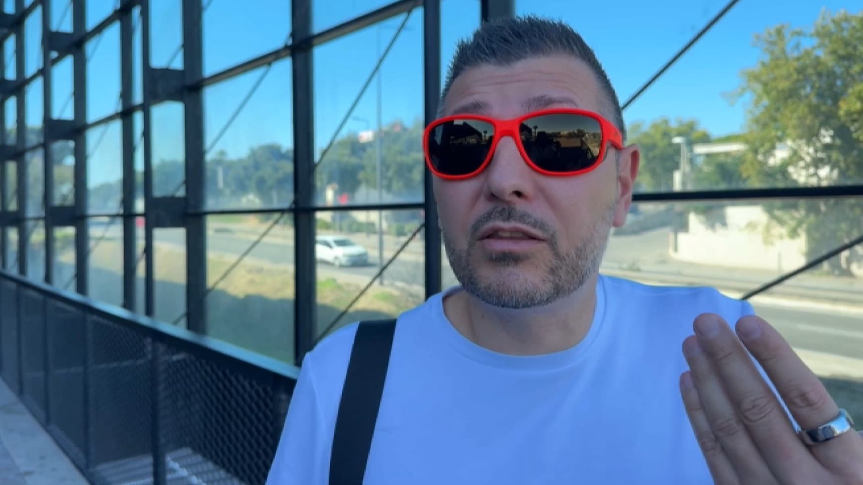 "EN MOINS DE 10 MINUTES, J’ÉTAIS AVEUGLE": UNE VICTIME D'UN OPHTALMOLOGUE MARSEILLAIS TÉMOIGNE