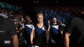 Entrée musclée pour Ronda Rousey. On l'a bien compris : ça va chauffer !