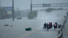 Des routes inondées, à Houston, au Texas, le 27 août. 