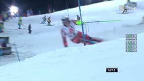 Kristoffersen reçoit des boules de neige du public autrichien 