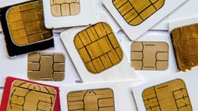 Des cartes SIM photographiées le 27 février 2015 à Lille