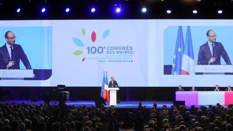 Edouard Philippe au congrès de l'association des maires de France. 